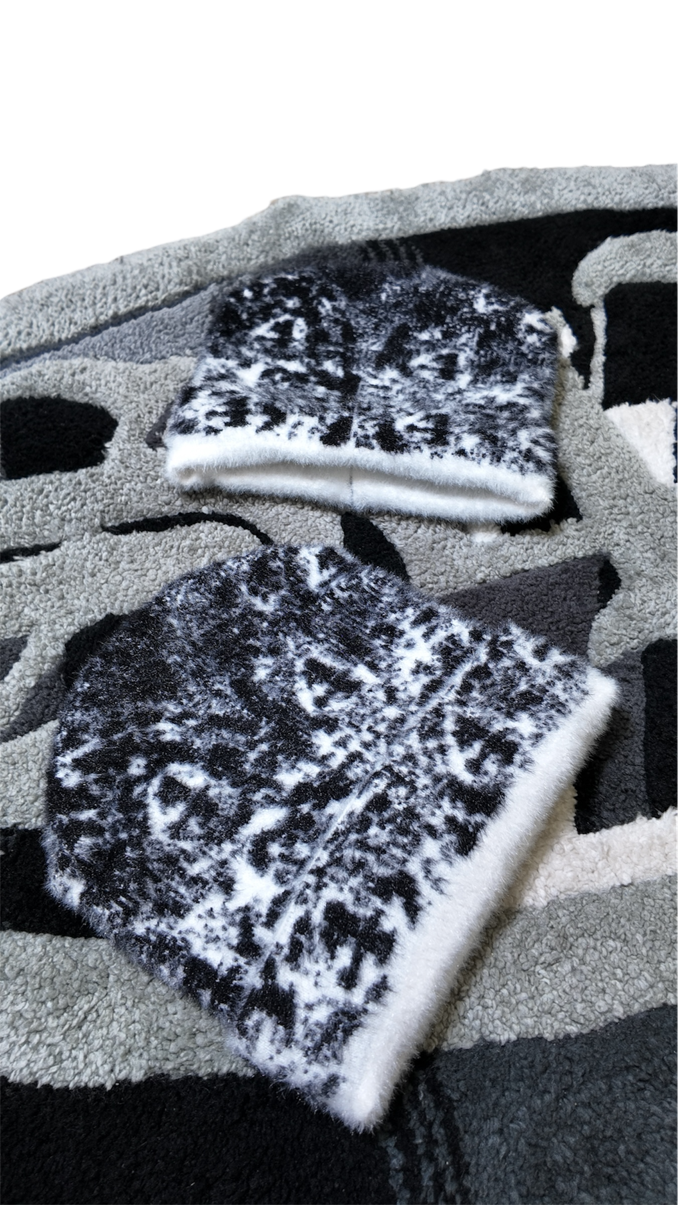 S4B Mohair Black & White